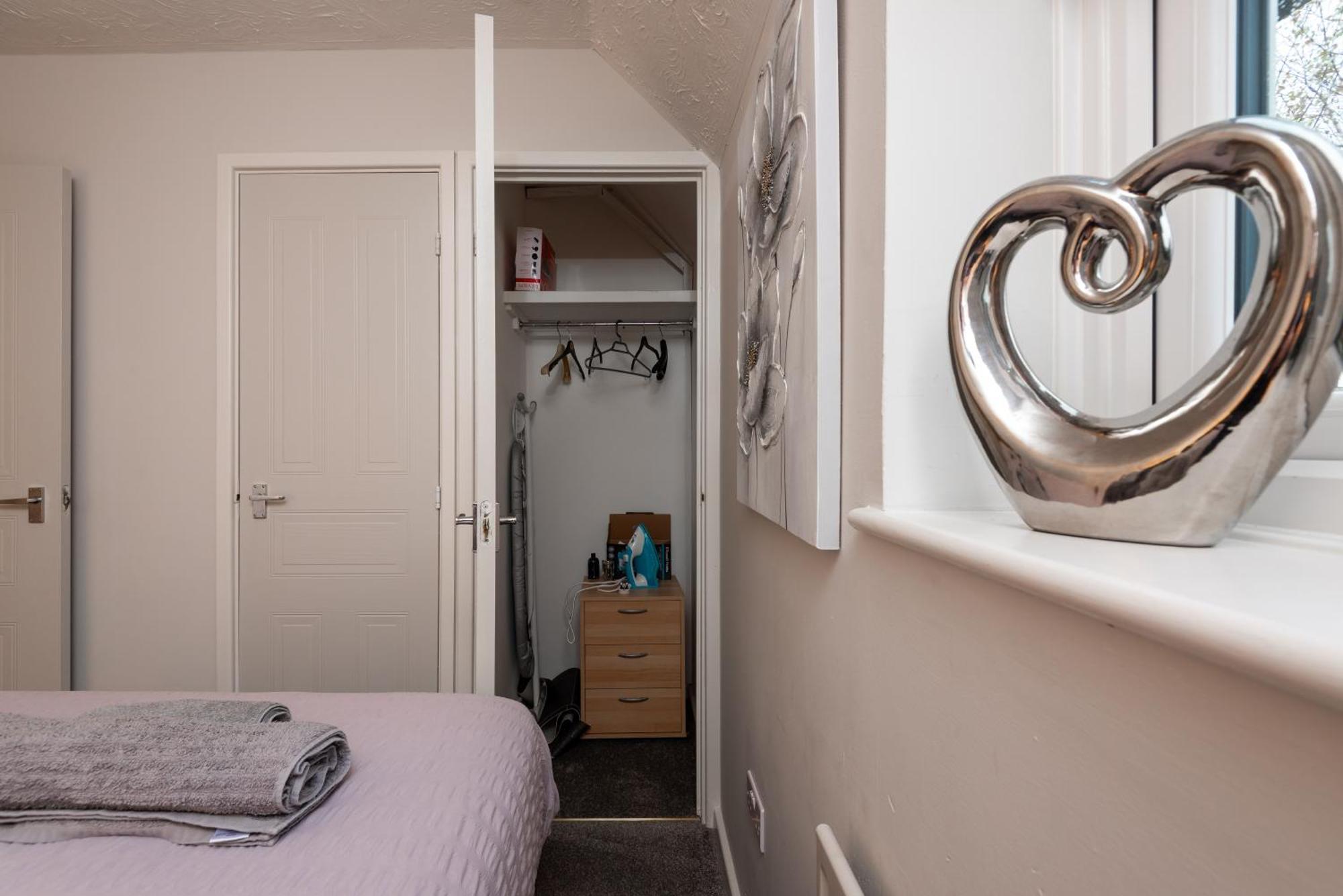 Cherry Tree Mews: Pet-friendly Self-check-in With Fast Wi-fi Holiday home *