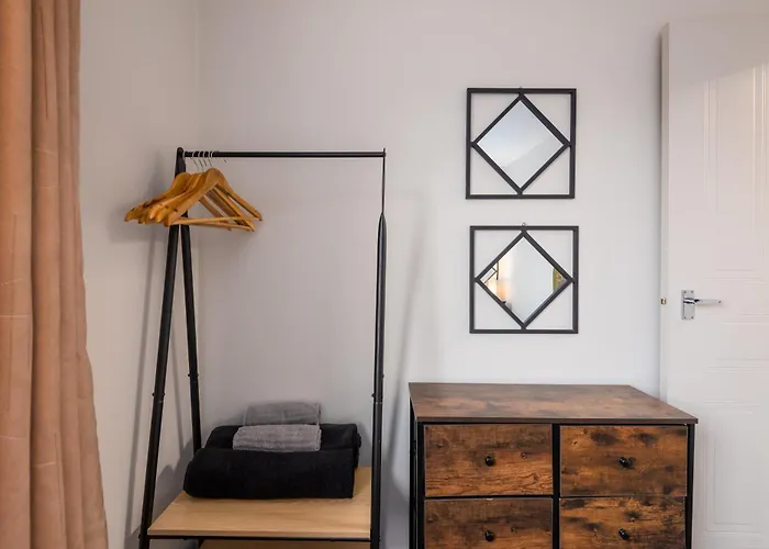 Worcester Fabulous Cherry Tree Mews Self Check In Dogs Welcome By Prior Arrangement , 2 Double Bedrooms ,Super Fast Wi-Fi, With Free Off Road Parking For 2 Vehicles Near Royal Hospital And Woodland Walks