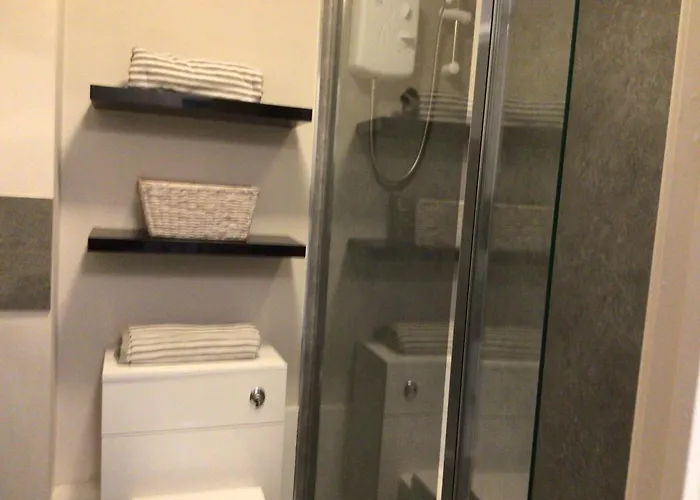 Worcester Fabulous Cherry Tree Mews Self Check In Dogs Welcome By Prior Arrangement , 2 Double Bedrooms ,Super Fast Wi-Fi, With Free Off Road Parking For 2 Vehicles Near Royal Hospital And Woodland Walks