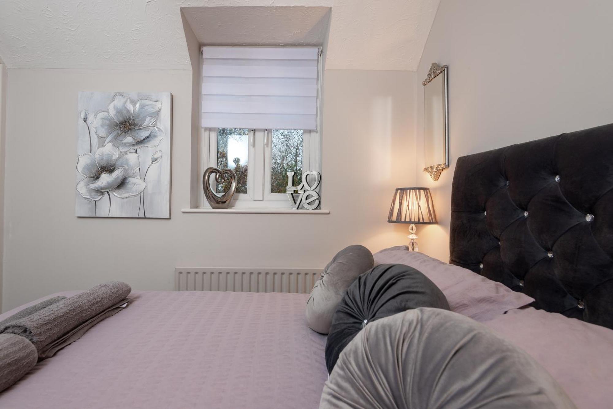 Holiday home Cherry Tree Mews: Pet-friendly Self-check-in With Fast Wi-fi *