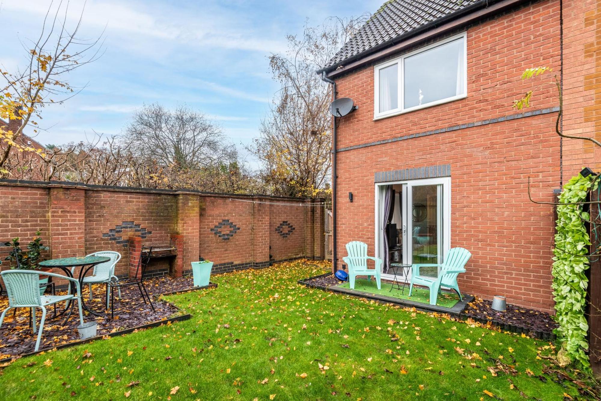Cherry Tree Mews: Pet-friendly Self-check-in With Fast Wi-fi Holiday home Worcester
