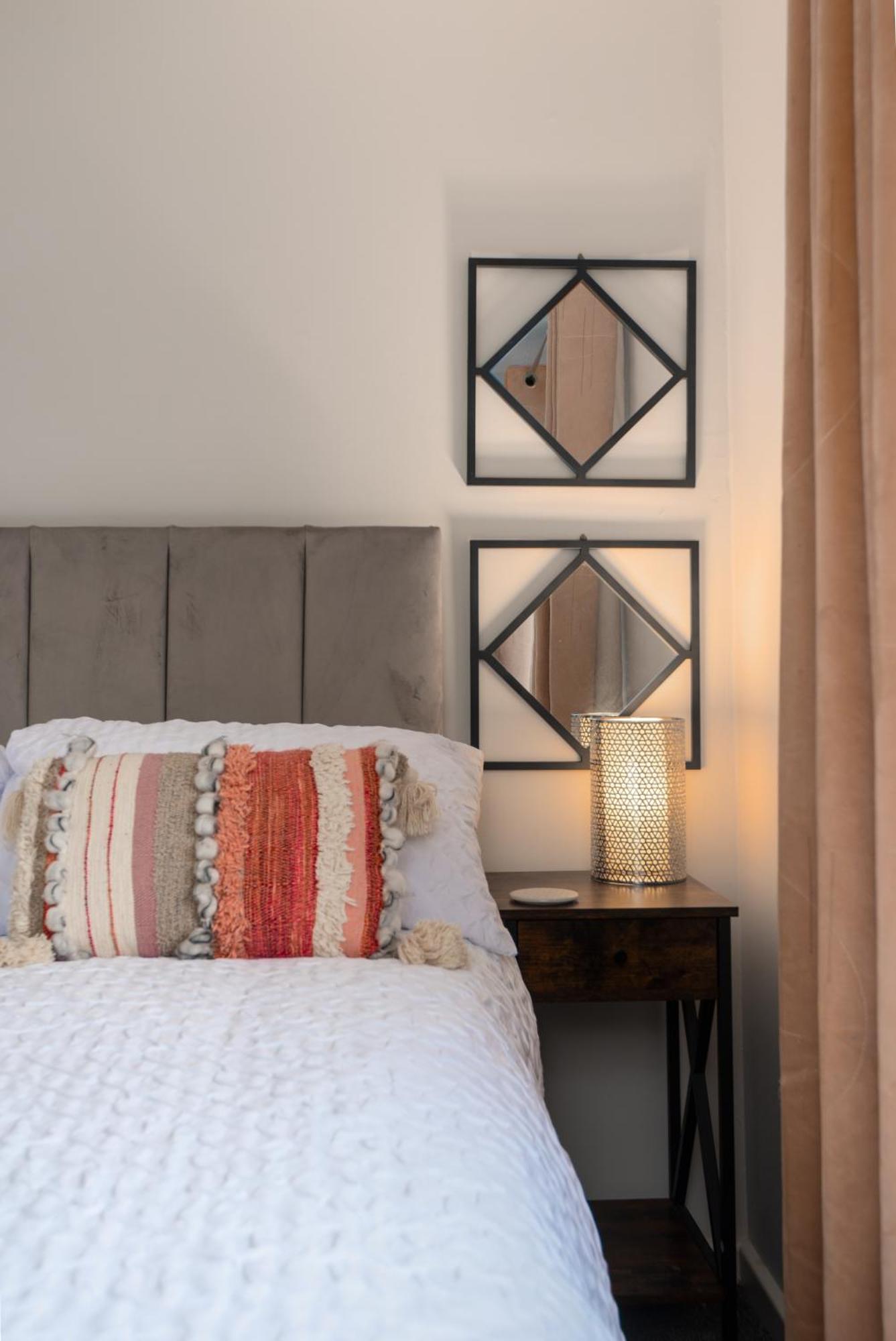 Cherry Tree Mews: Pet-friendly Self-check-in With Fast Wi-fi Holiday home *